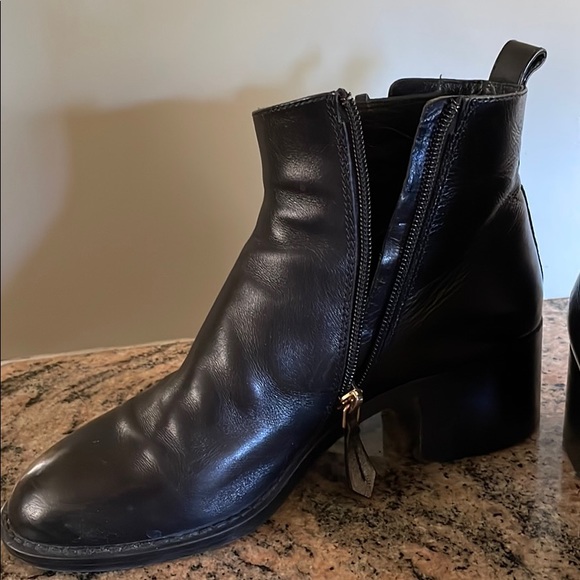 Nursace Italian Leather Booties - Picture 4 of 6